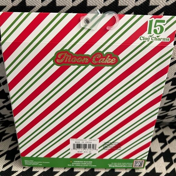 Moon Cake Clog Christmas Charms- Set of 15 - Picture 2 of 2